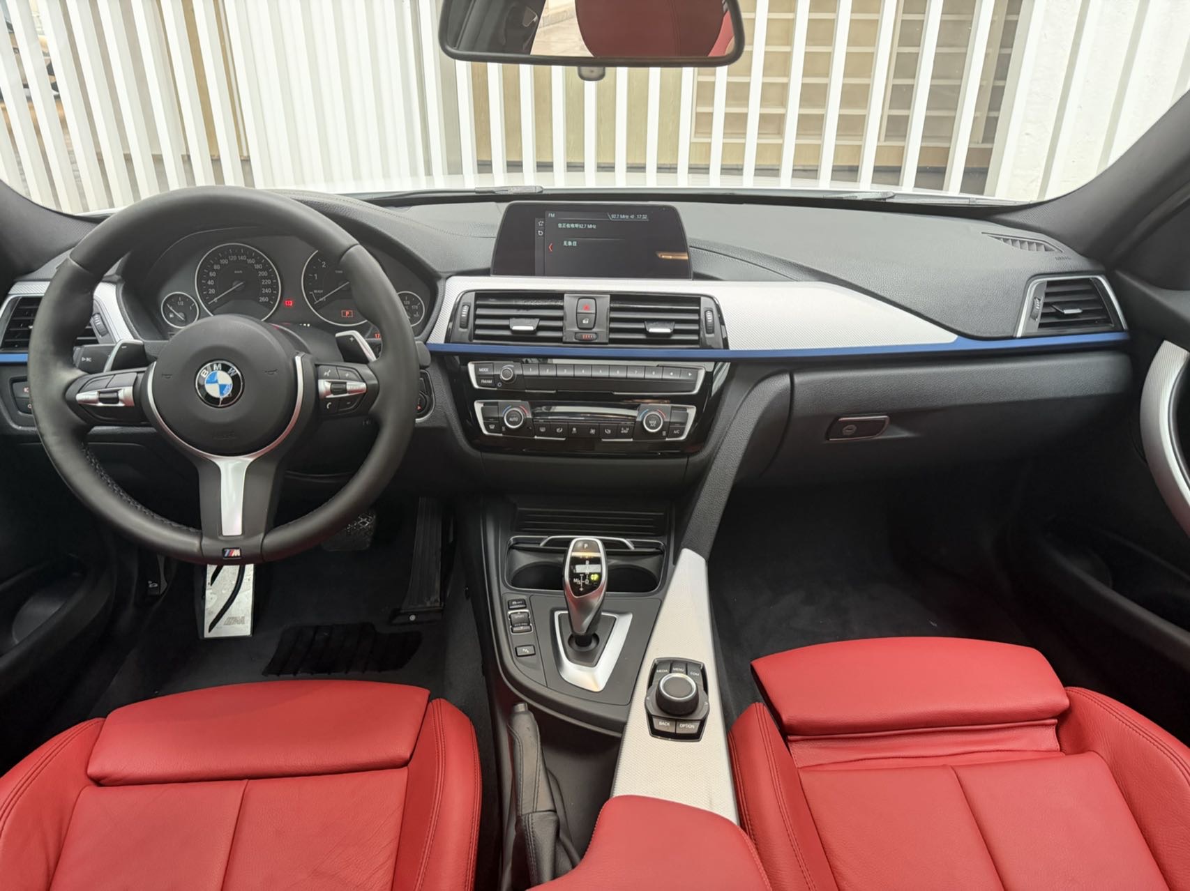 BMW 3 Series 2018 car image #6
