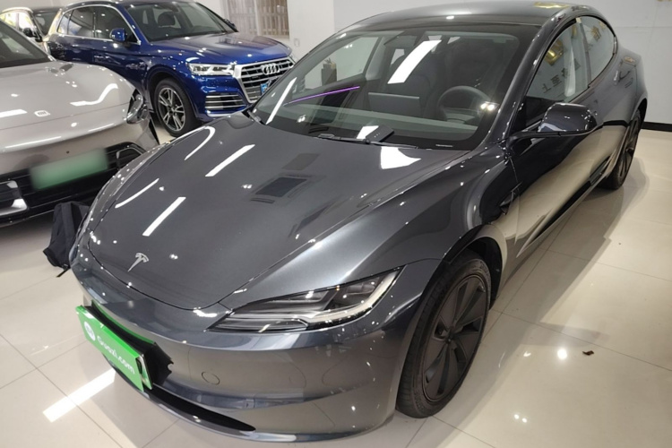 Tesla Model 3 2025 car image #2