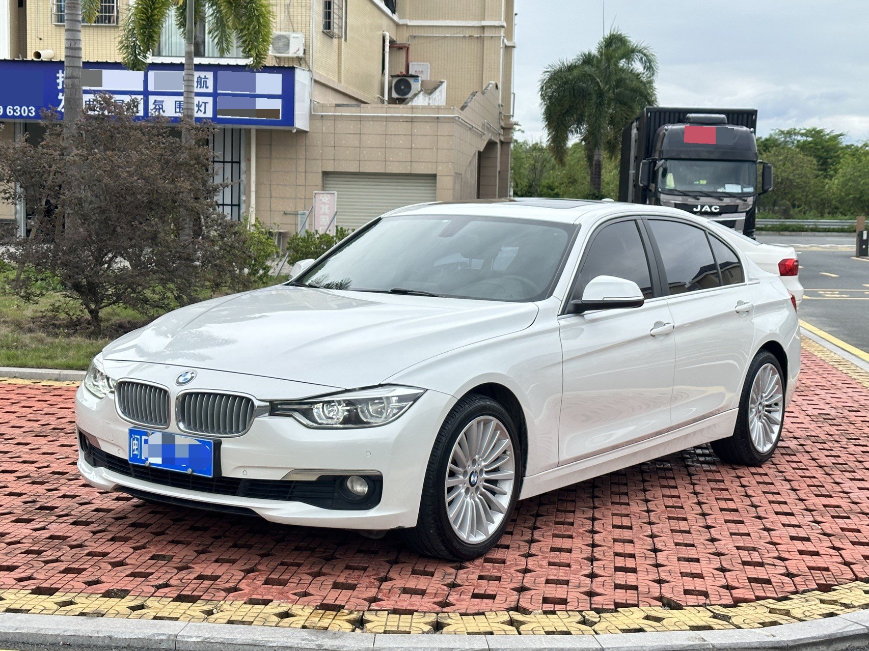 BMW 3 Series 2018 car image 