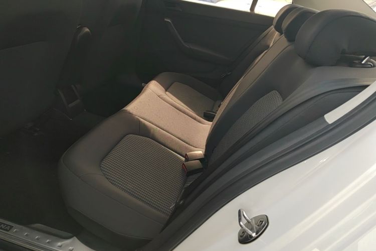 Volkswagen Santana 2017 car image #17