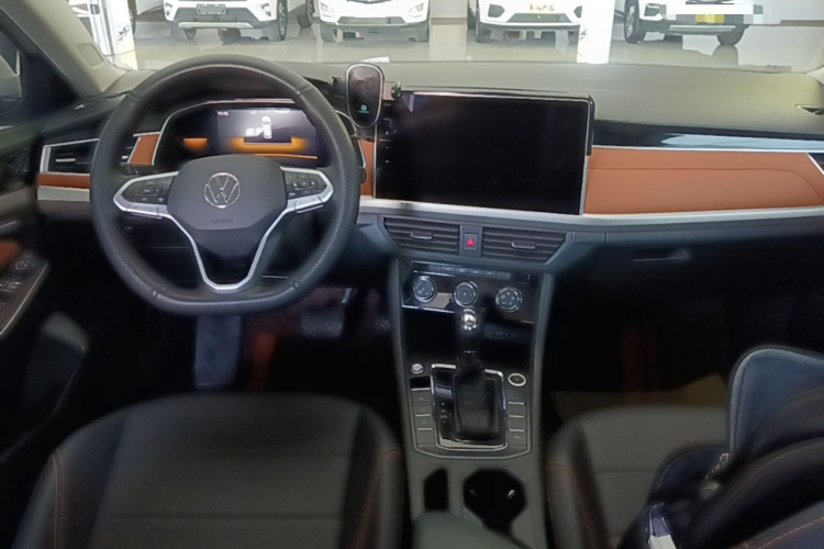 Volkswagen Bora 2022 car image #10
