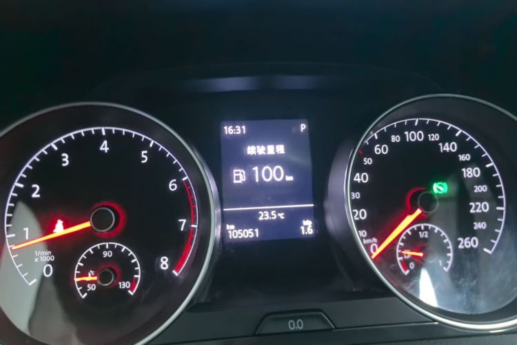 Volkswagen Golf 2018 car image #12