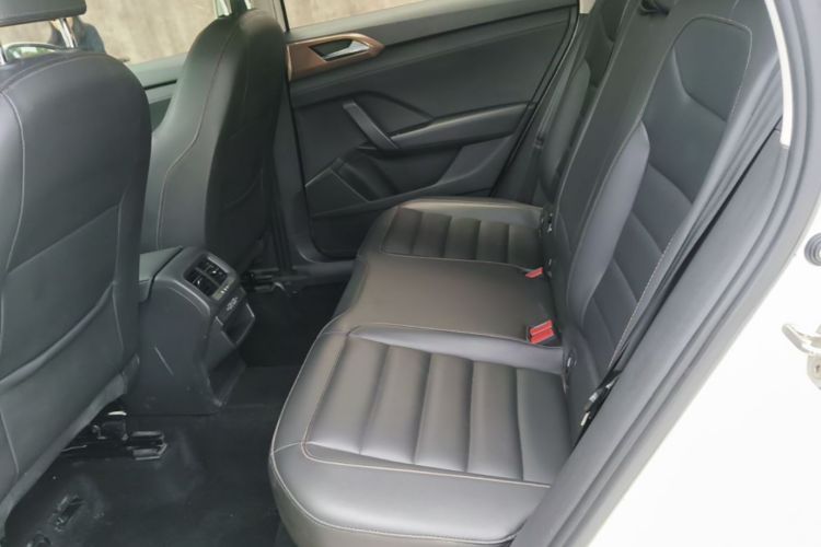 Volkswagen Tharu 2019 car image #17