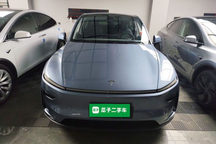 Tesla Model Y 2025 #3 Tesla Model Y 2025 car image #3
