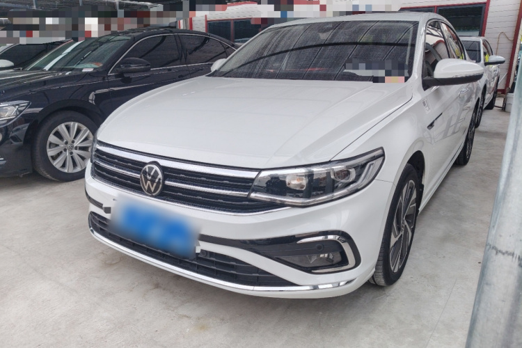 Volkswagen Bora 2024 صورة سيارة #2