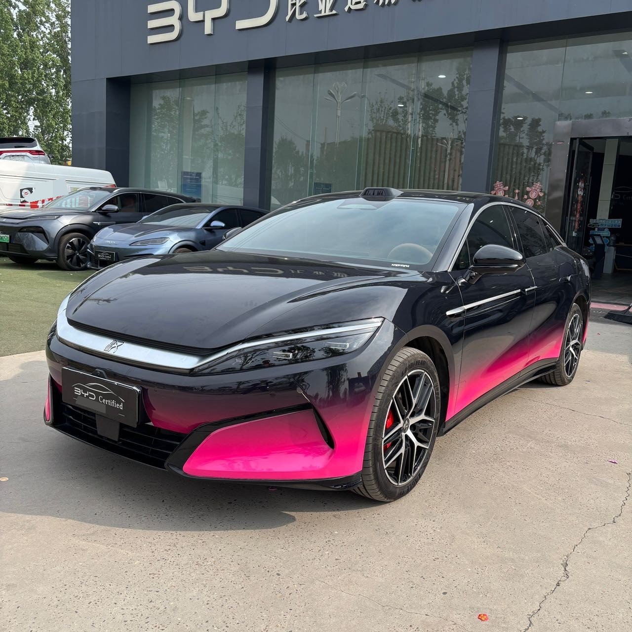 BYD HanL 2025 汽车图片 