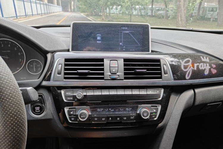 BMW 3 Series 2018 #14 BMW 3 Series 2018 car image #14