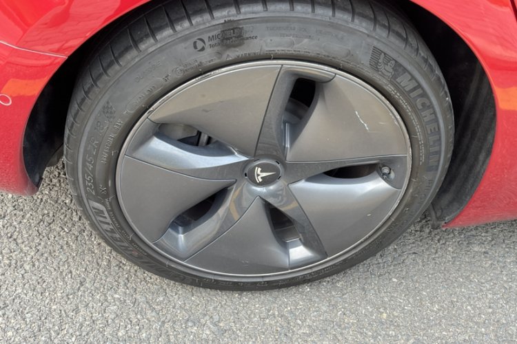 Tesla Model 3 2020 car image #9