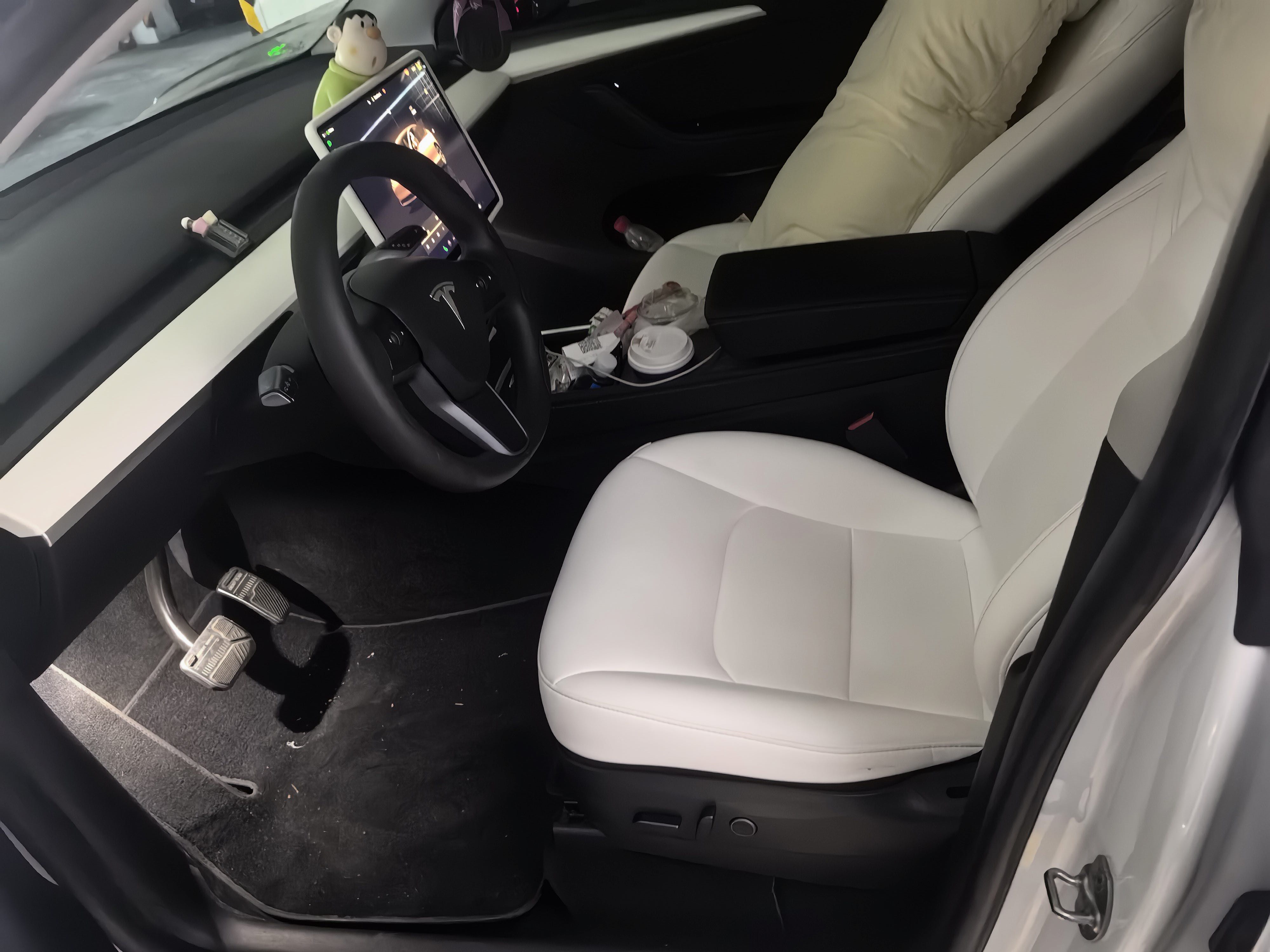 Tesla Model Y 2022 #6 Tesla Model Y 2022 car image #6