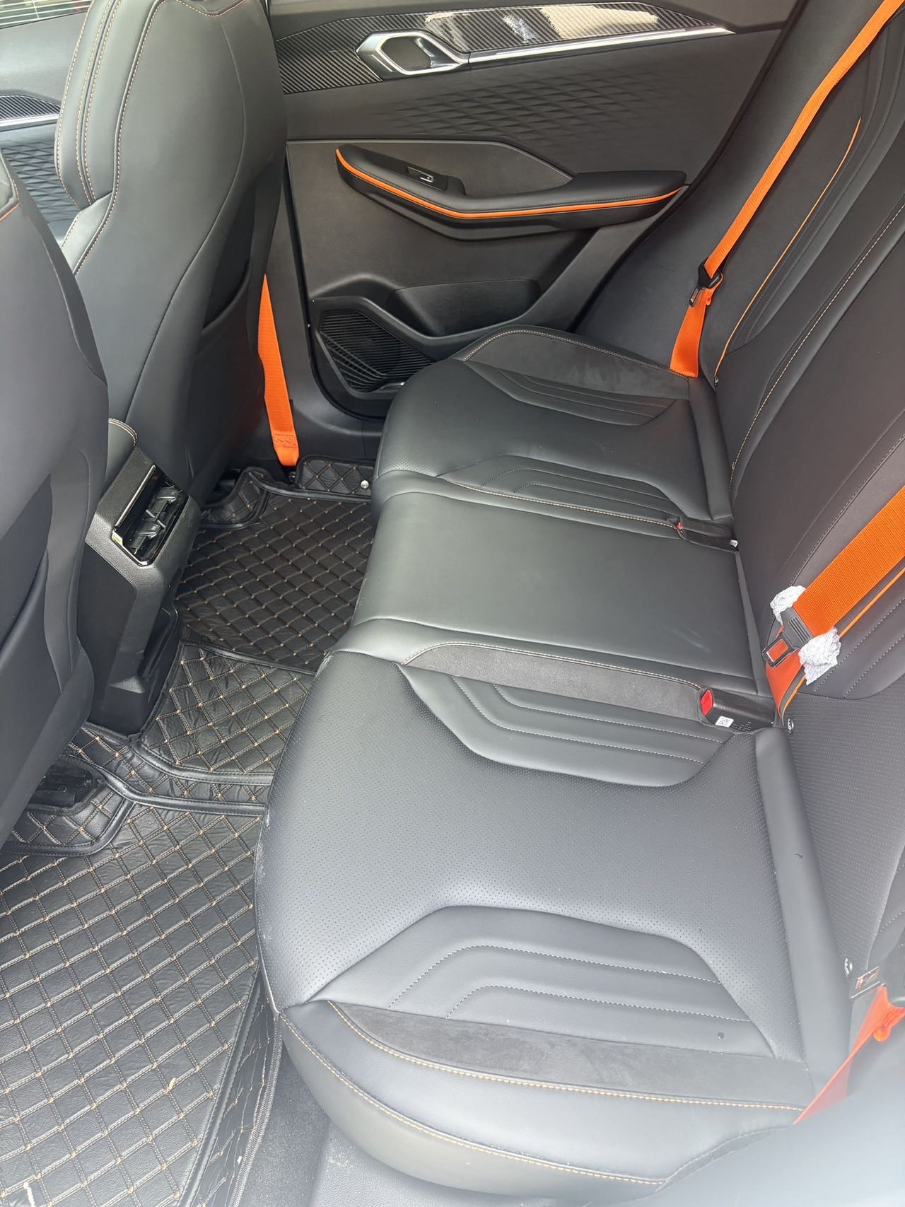 GEELY Coolray 2026 car image #5