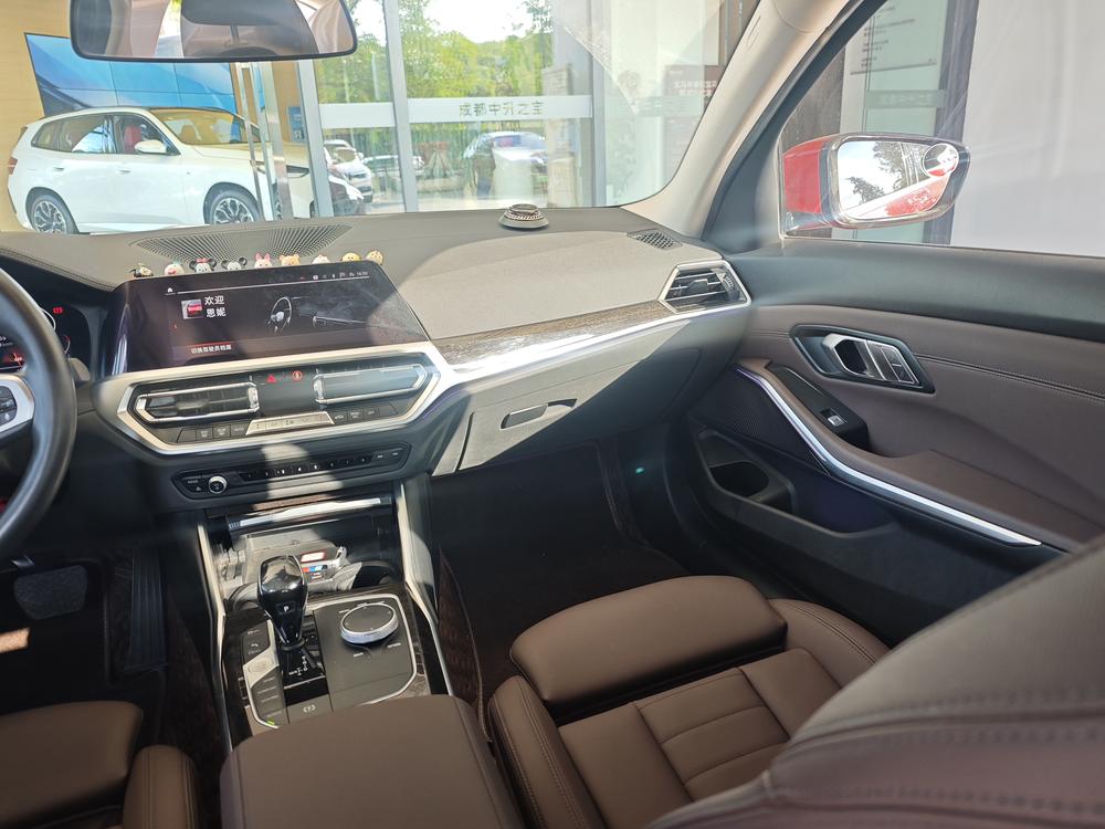 BMW 3 Series 2019 #12 BMW 3 Series 2019 car image #12