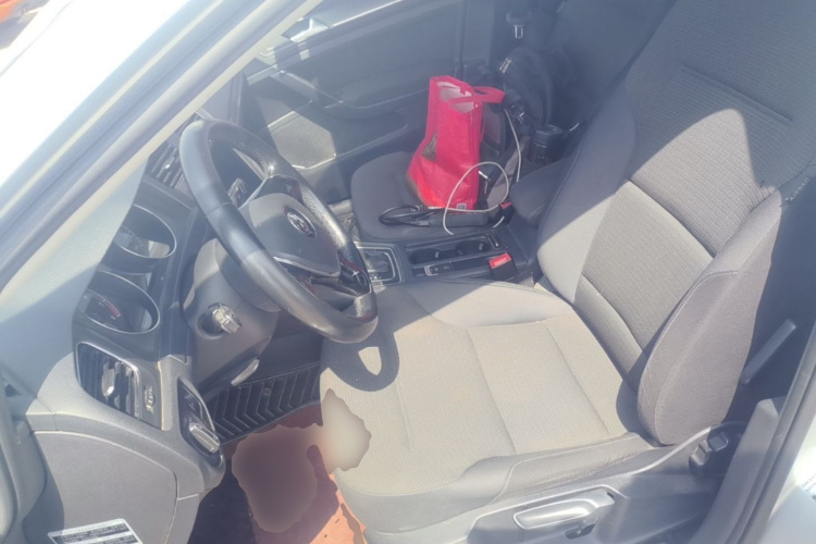 Volkswagen Golf 2015 car image #17