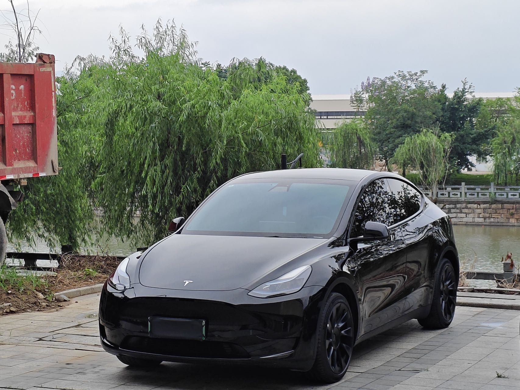 Tesla Model Y 2023 Tesla Model Y 2023 car image