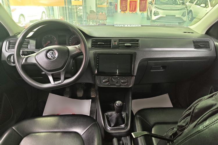 Volkswagen Santana 2018 car image #11