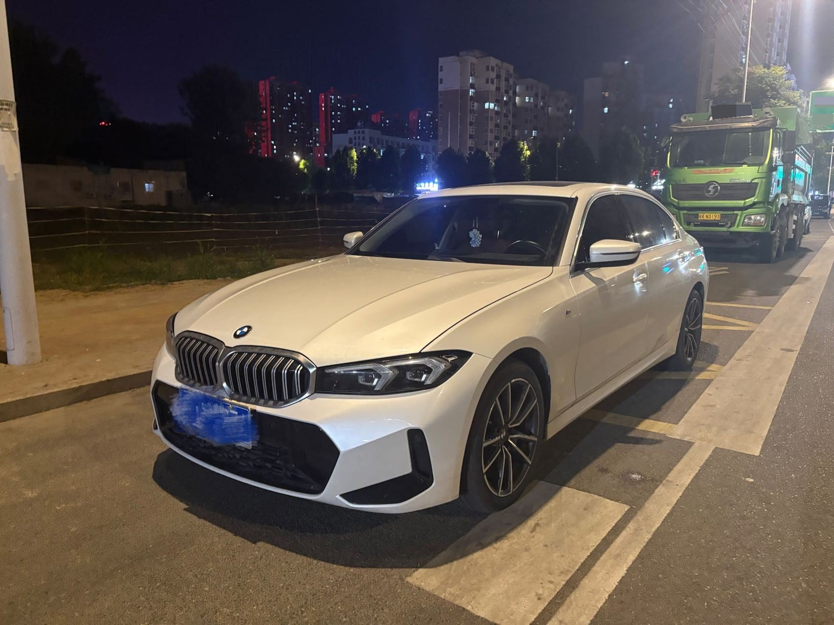 BMW 3 Series 2024 car image 
