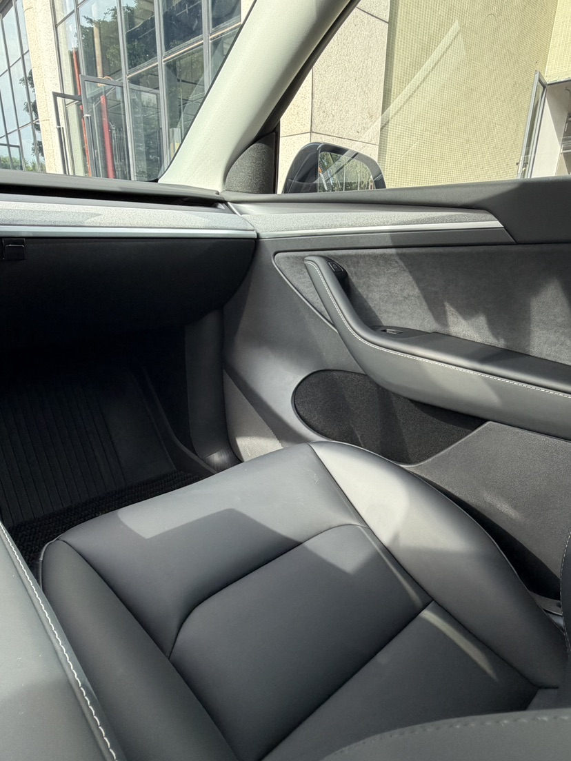 Tesla Model Y 2023 #10 Tesla Model Y 2023 car image #10