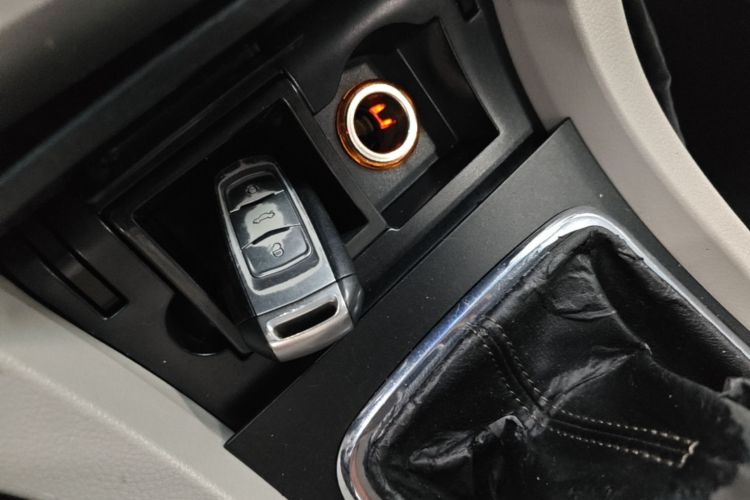 GEELY Emgrand 2016 #9 GEELY Emgrand 2016 car image #9