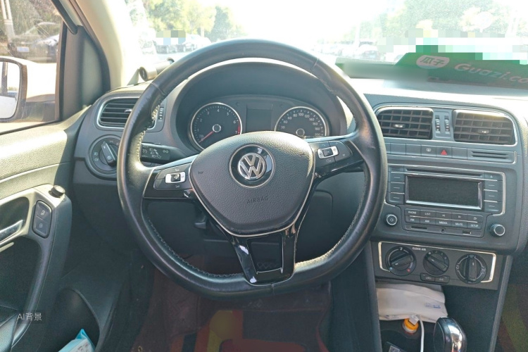 Volkswagen Polo 2016 car image #12