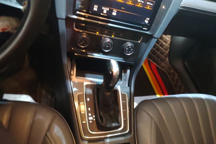 Volkswagen Golf 2019 #14 Volkswagen Golf 2019 car image #14