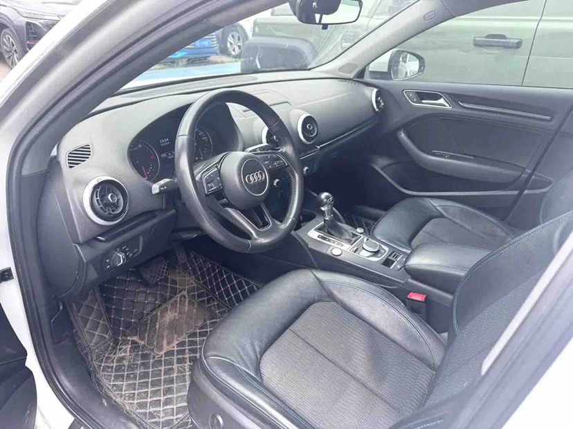 Audi A3 2018 car image #4