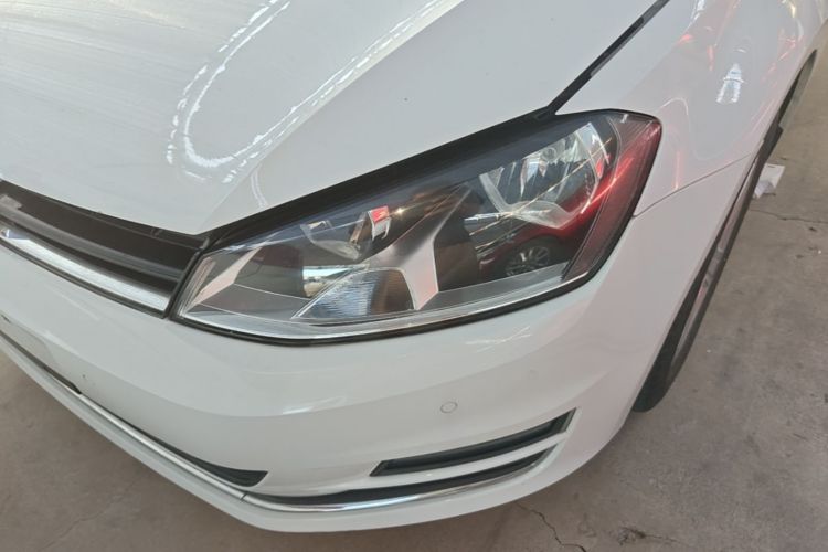 Volkswagen Golf 2017 car image #23