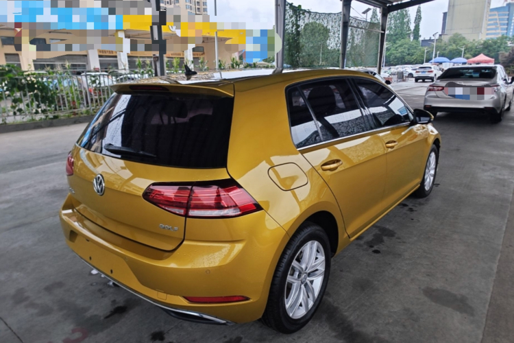 Volkswagen Golf 2019 car image #7
