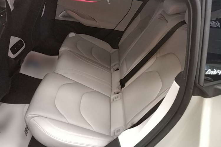 MI SU7 2024 car image #13