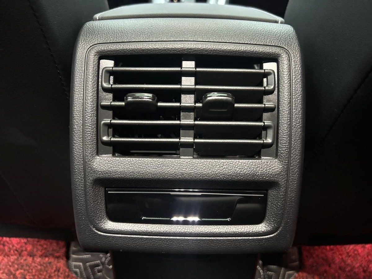 Volkswagen Golf 2022 car image #11