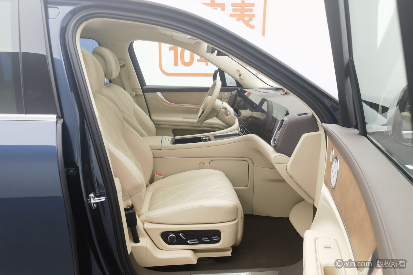 2025 car image #24