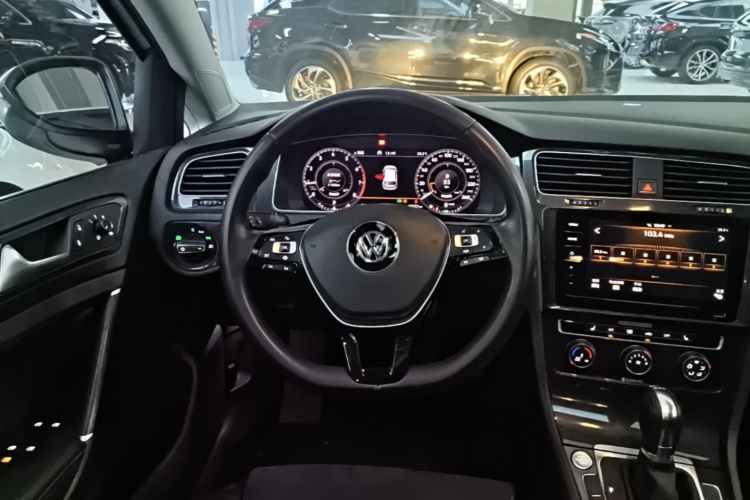 Volkswagen Golf 2020 #23 Volkswagen Golf 2020 car image #23