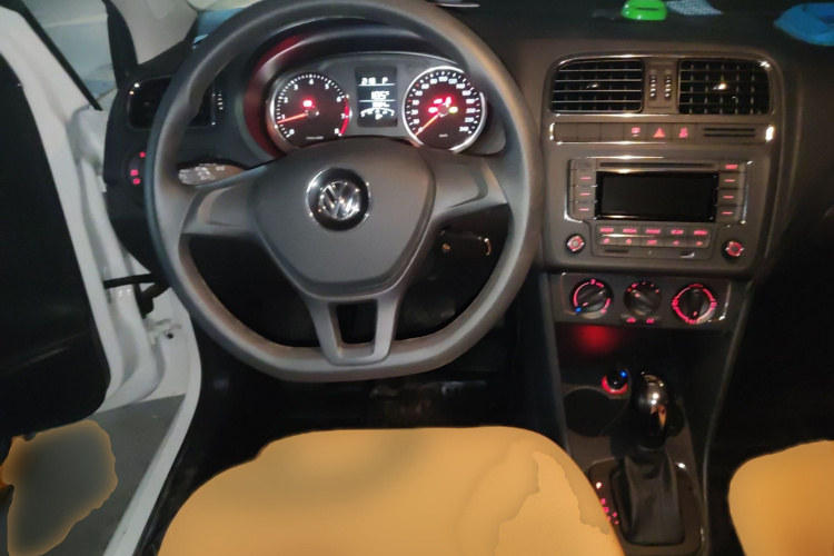 Volkswagen Polo 2016 #15 Volkswagen Polo 2016 car image #15