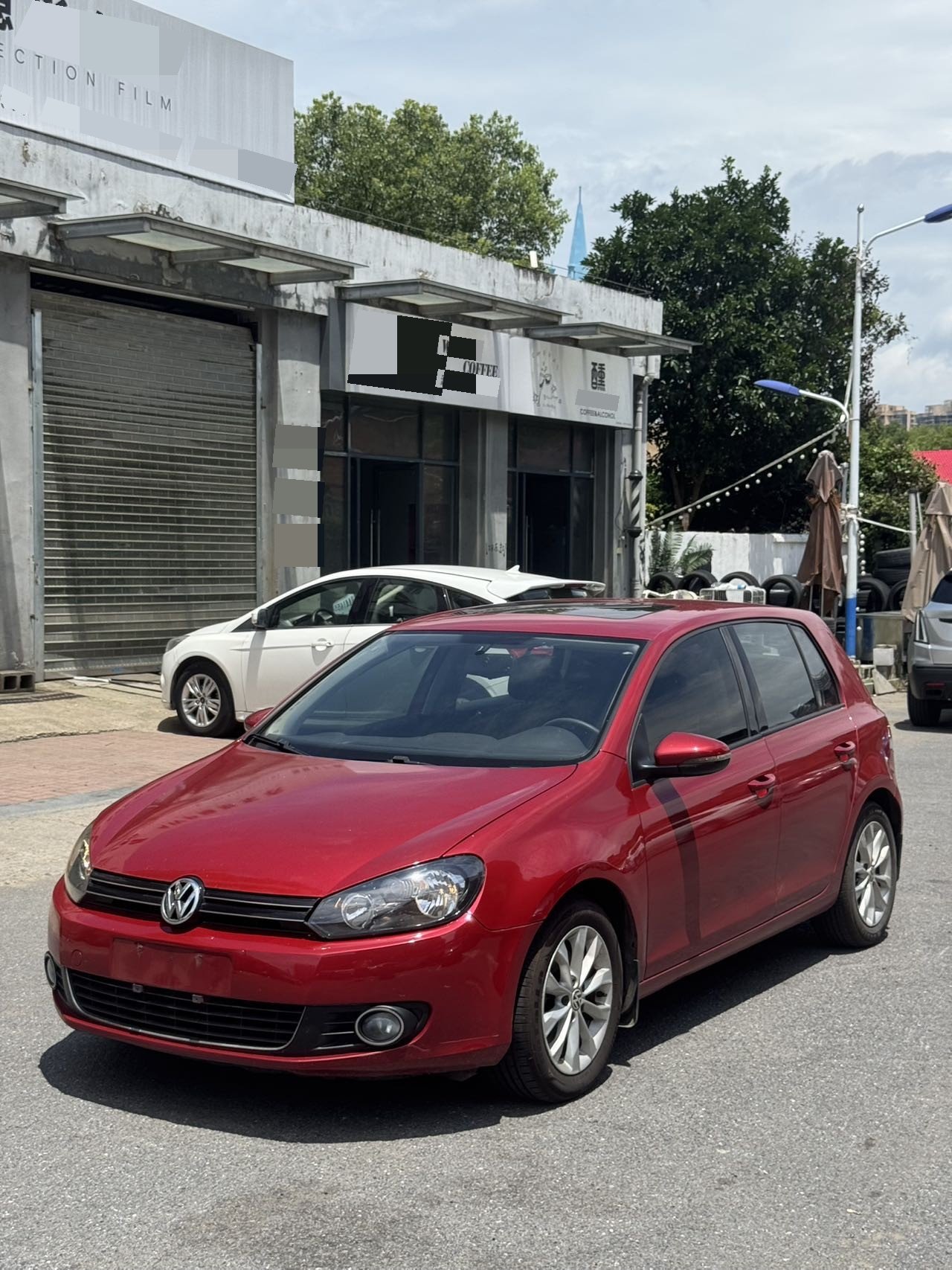 Volkswagen Golf 2011 car image 