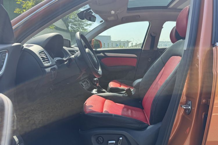 Audi Q3 2017 car image #27