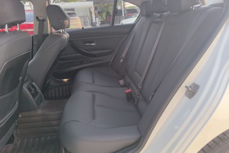 BMW 3 Series 2017 car image #17