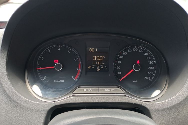 Volkswagen Polo 2015 #16 Volkswagen Polo 2015 car image #16