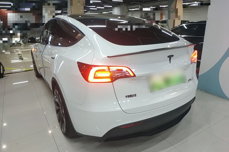 Tesla Model Y 2023 #7 Tesla Model Y 2023 car image #7