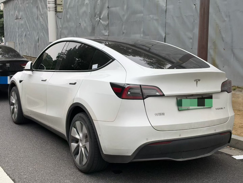 Tesla Model Y 2023 #6 Tesla Model Y 2023 immagine di auto #6
