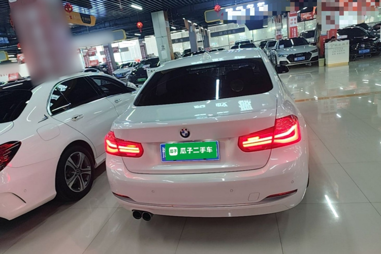 BMW 3 Series 2018 car image #6