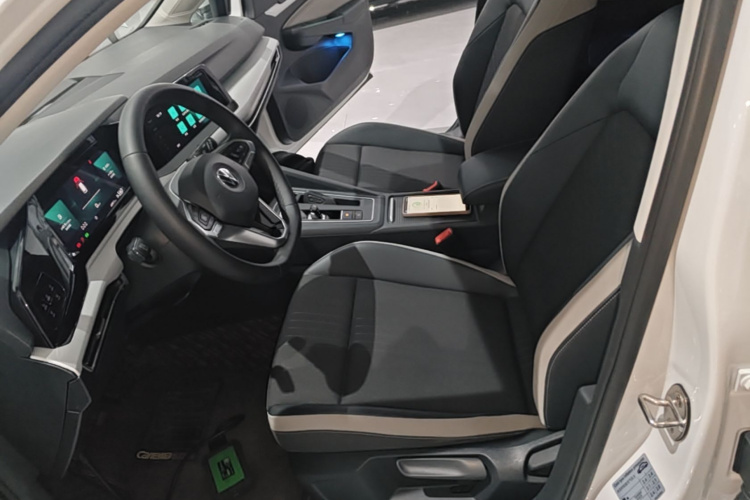Volkswagen Golf 2020 car image #15