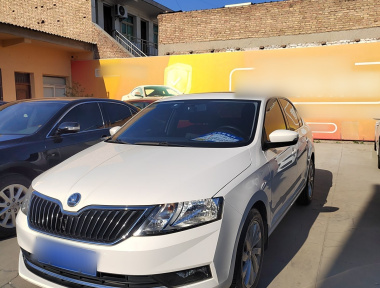 Skoda Rapid 2017 car image 