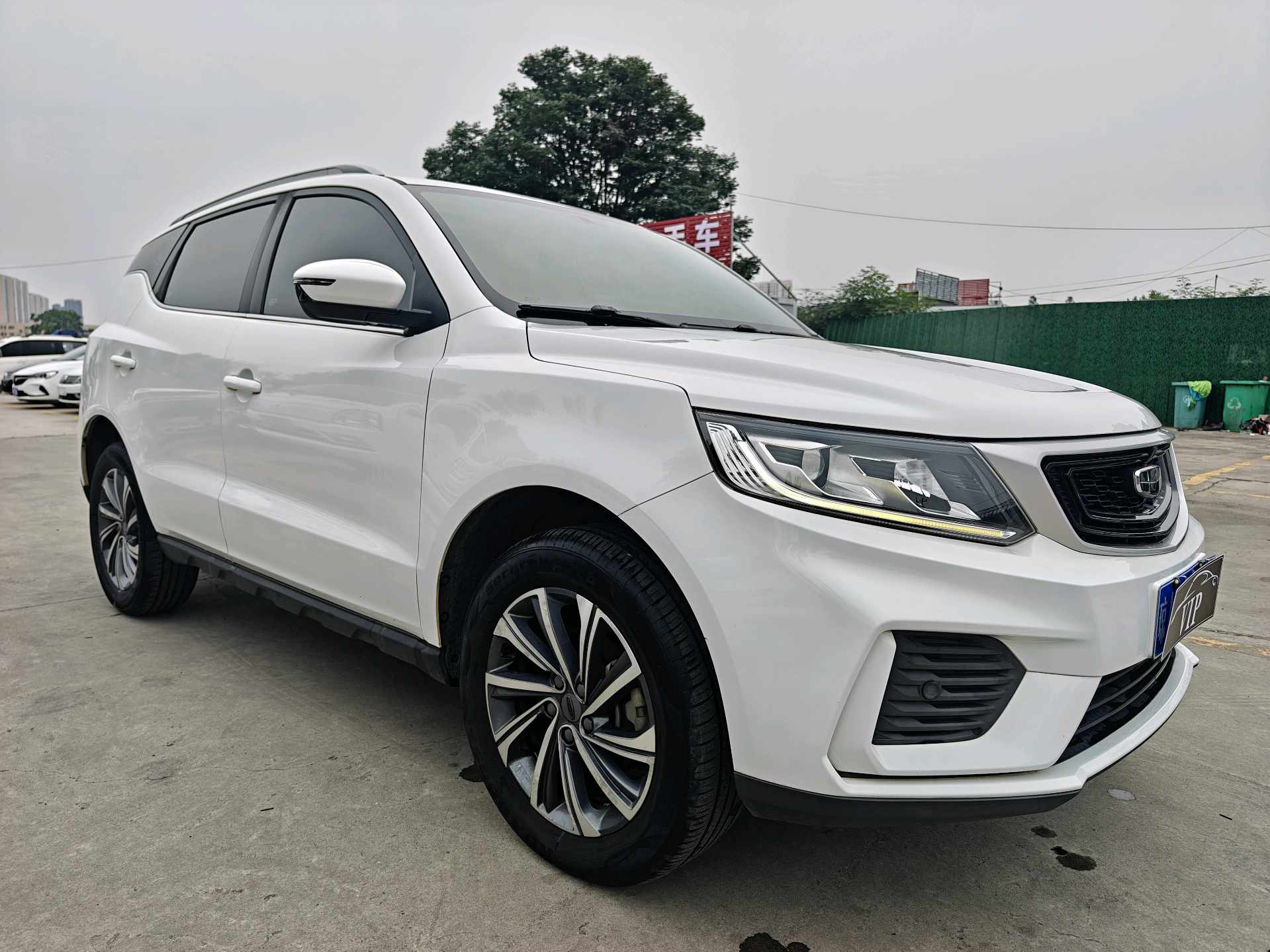 GEELY Vision X6 2020 car image #3