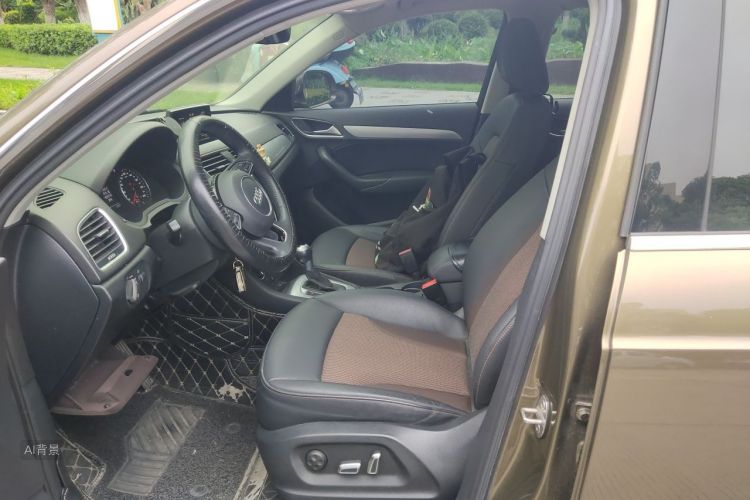 Audi Q3 2019 car image #17