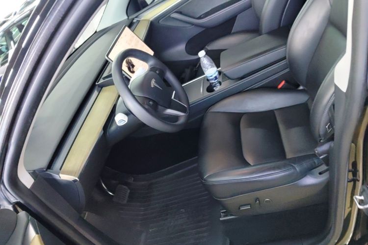 Tesla Model Y 2023 #15 Tesla Model Y 2023 car image #15
