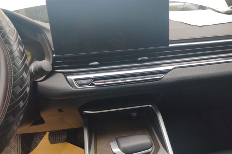 GEELY Emgrand 2024 car image #17