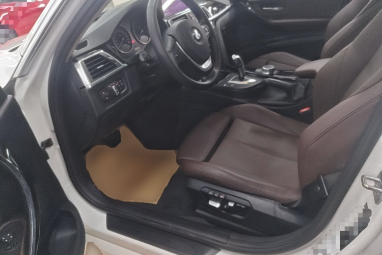 BMW 3 Series 2019 car image #15