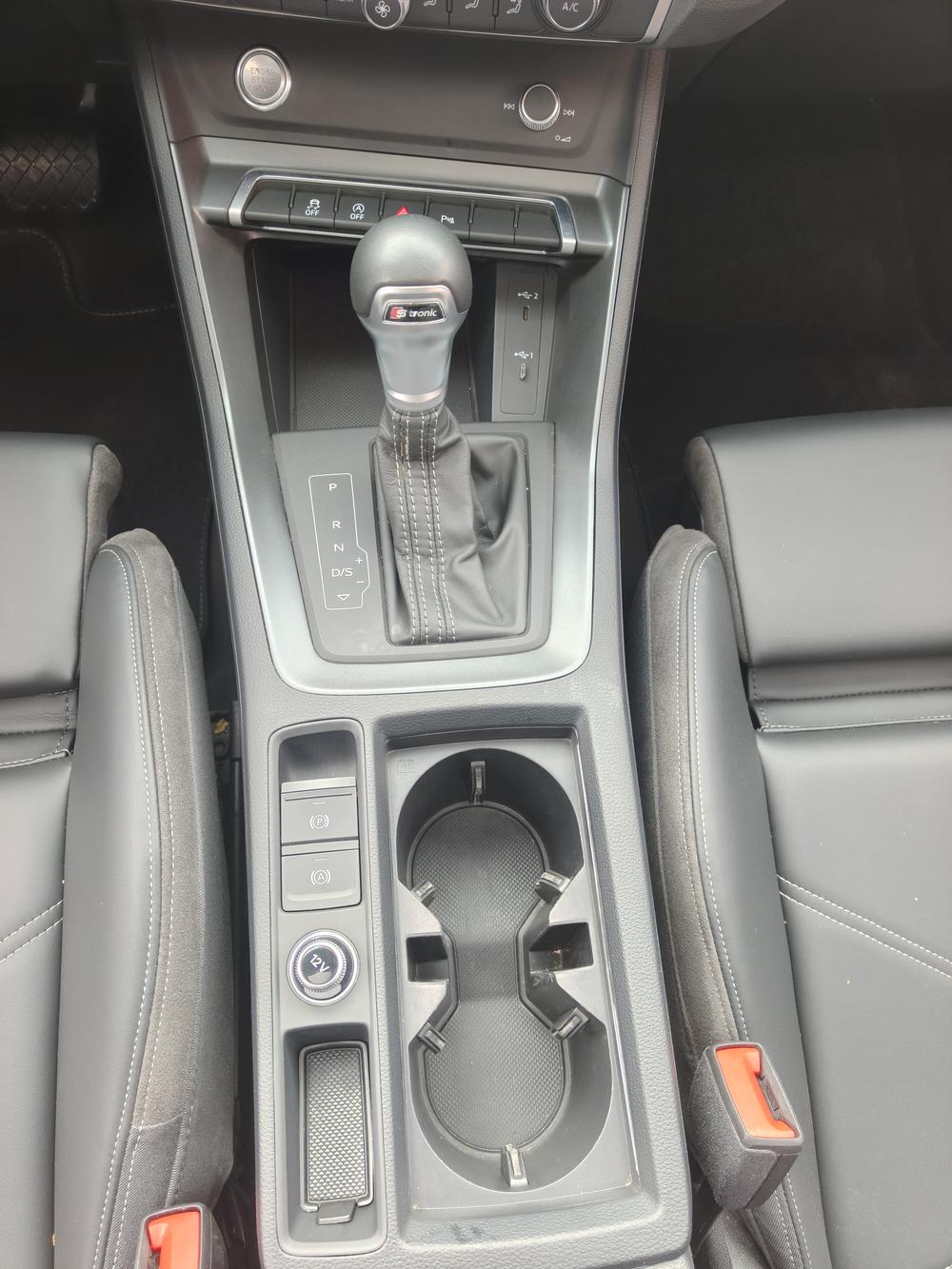 Audi Q3 2023 car image #13