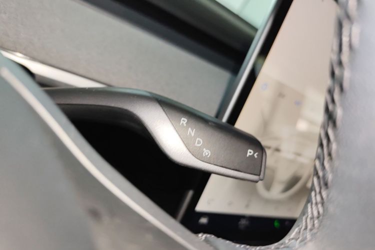 Tesla Model Y 2023 #14 Tesla Model Y 2023 car image #14