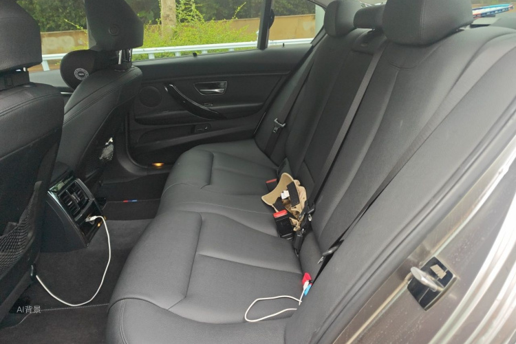BMW 3 Series 2018 #19 BMW 3 Series 2018 car image #19