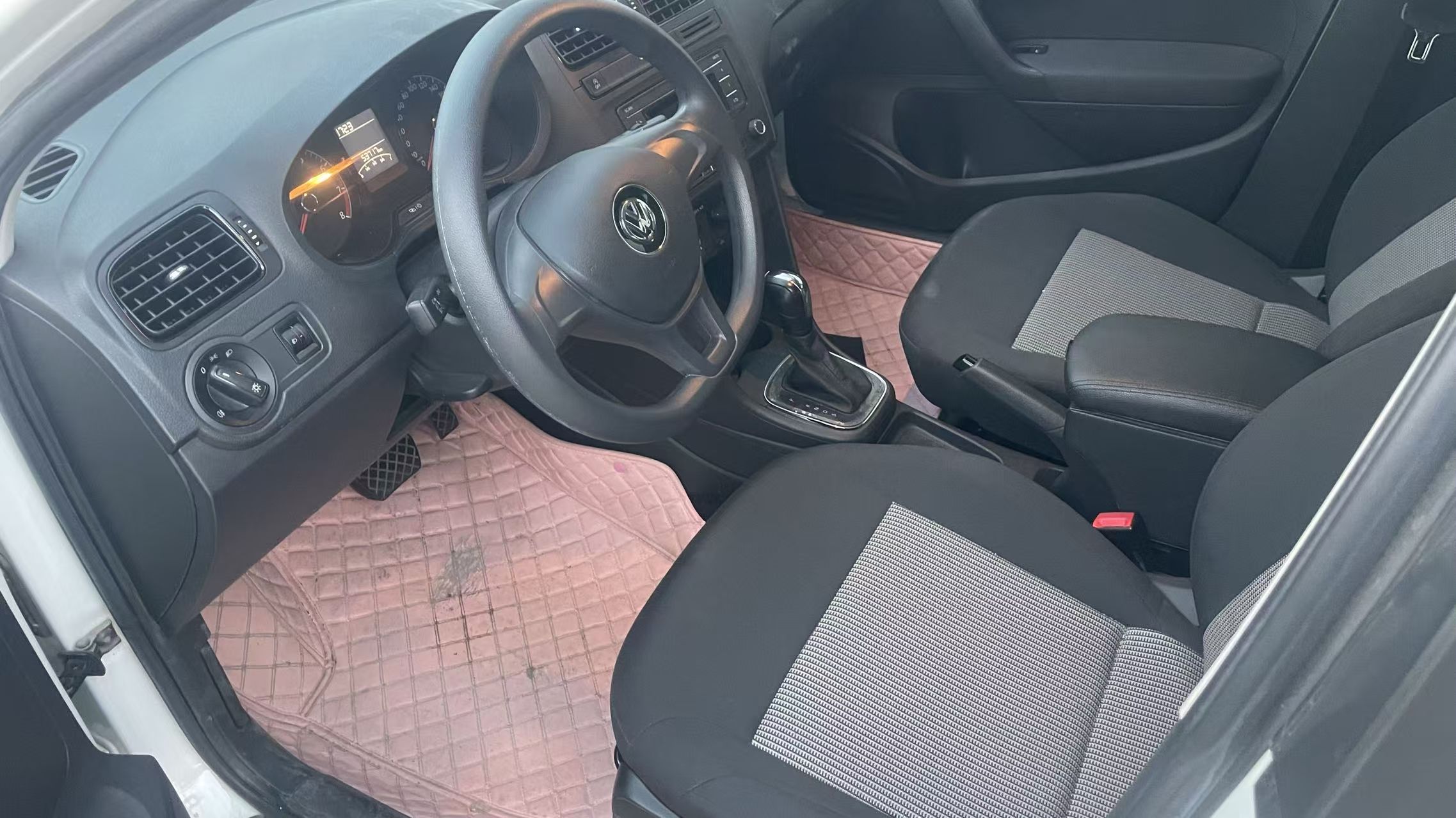 Volkswagen Polo 2019 #4 Volkswagen Polo 2019 car image #4