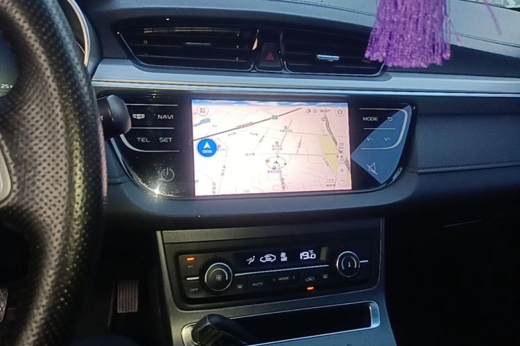 GEELY Emgrand 2018 car image #13